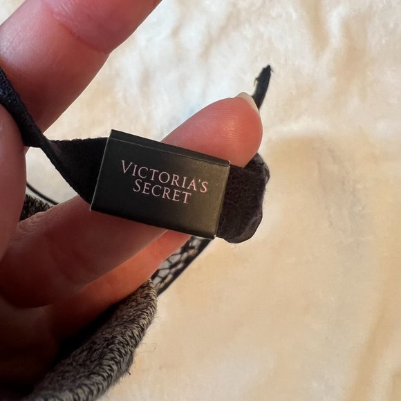 Victoria's Secret Very Sexy Starburst Plunge Bra black lace size 32DDD /32F nwot - Picture 12 of 15